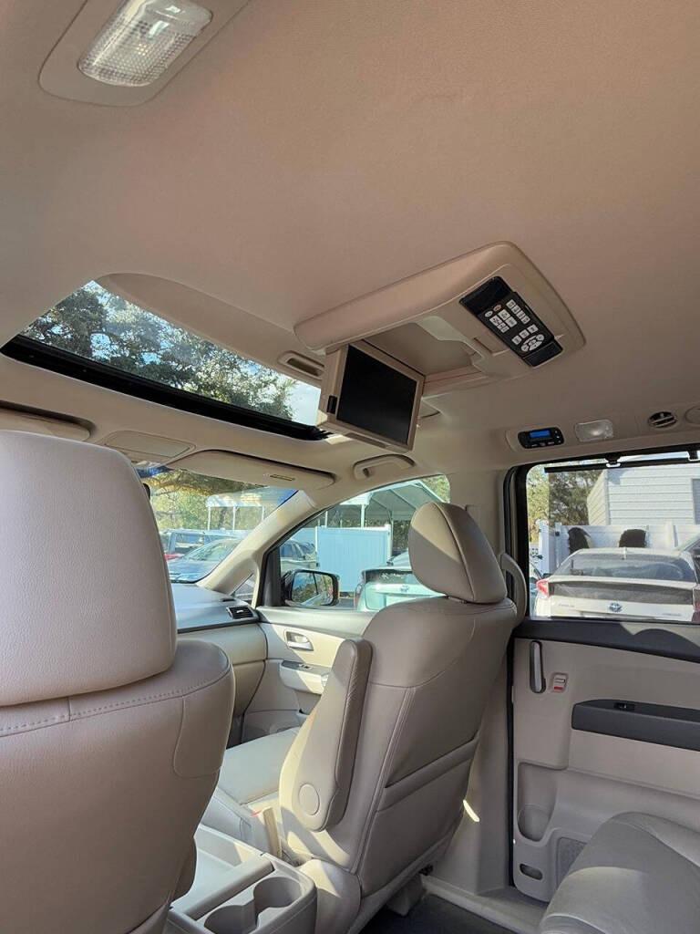 2012 Honda Odyssey Touring photo