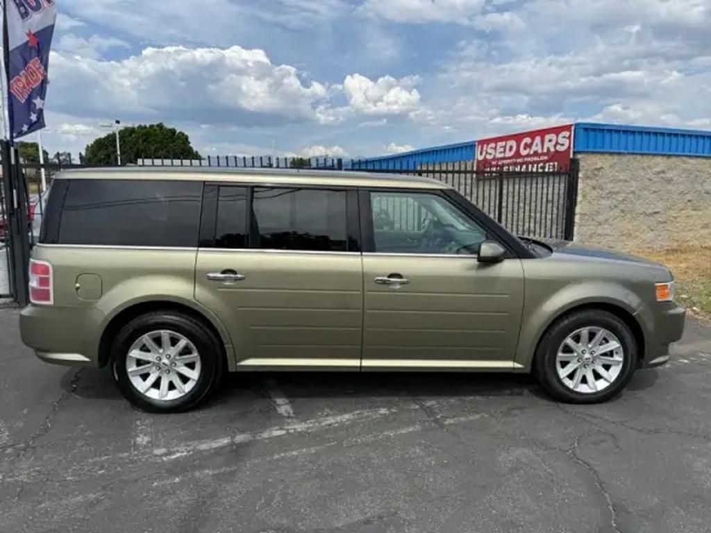 2012 Ford Flex - $10,000