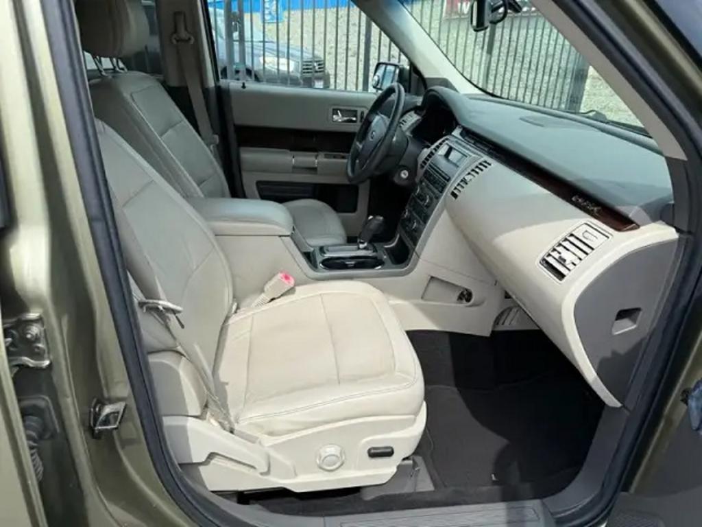 2012 Ford Flex - $10,000