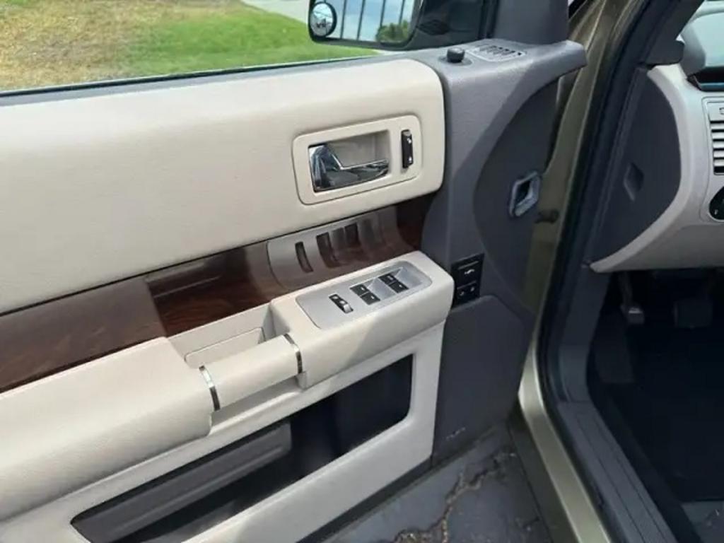2012 Ford Flex - $10,000