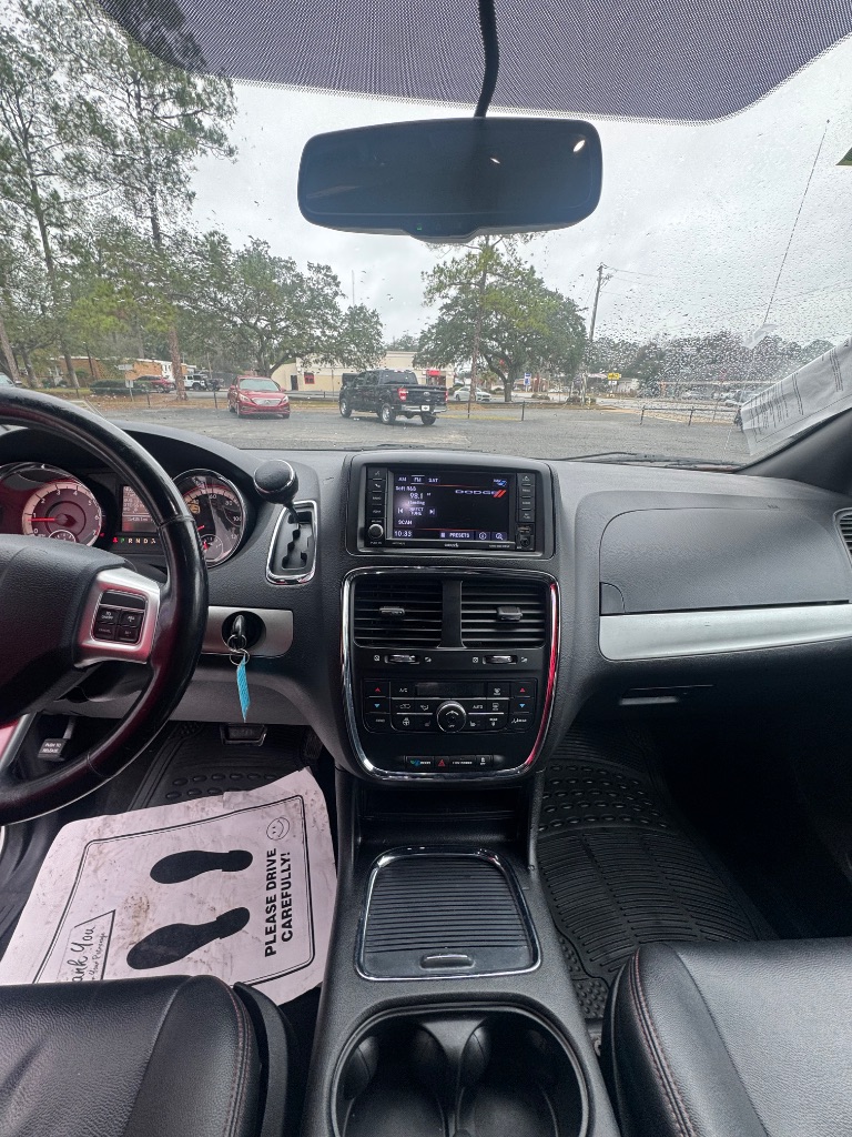 2018 Dodge Grand Caravan - $7,500