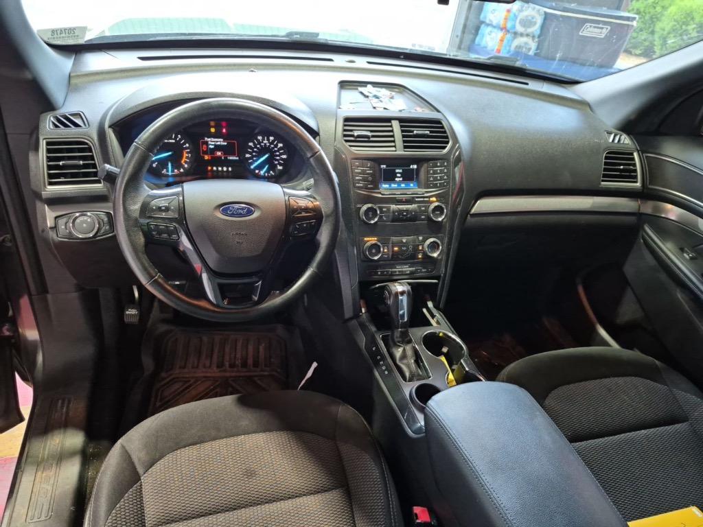 2018 Ford Explorer - $11,000