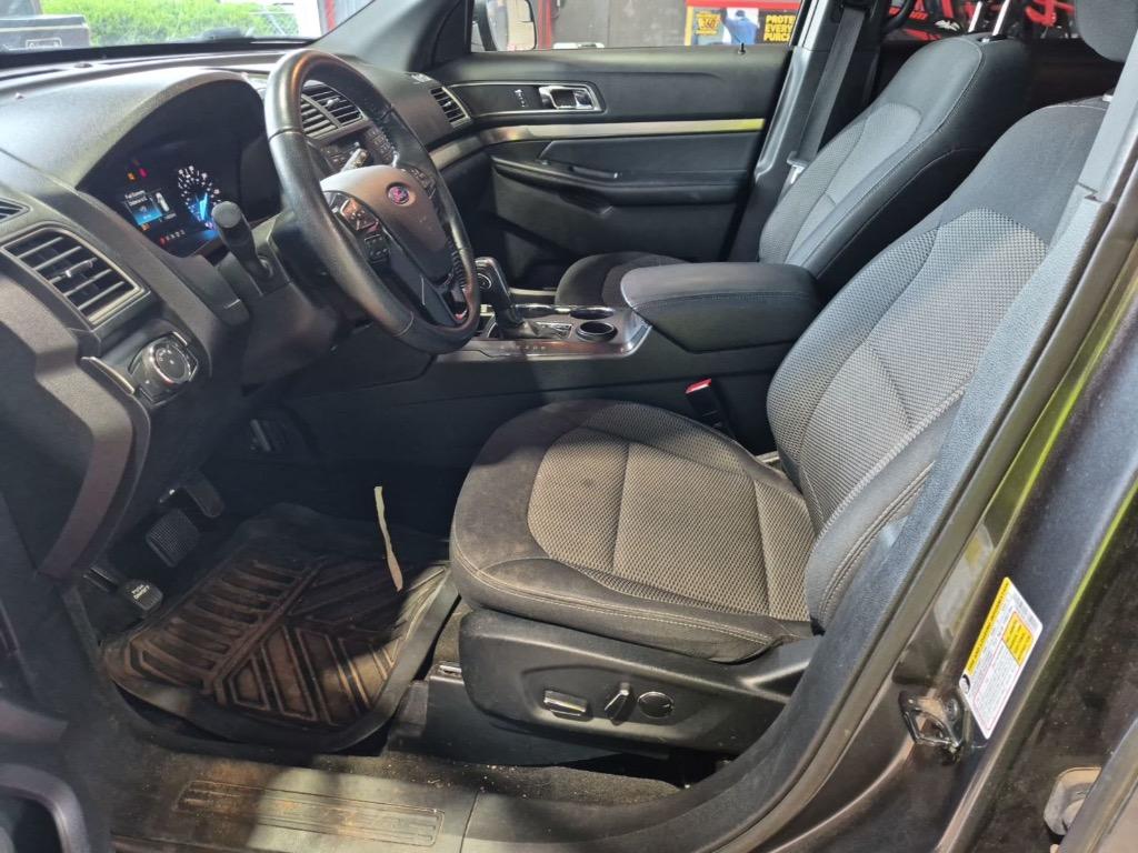 2018 Ford Explorer - $11,000