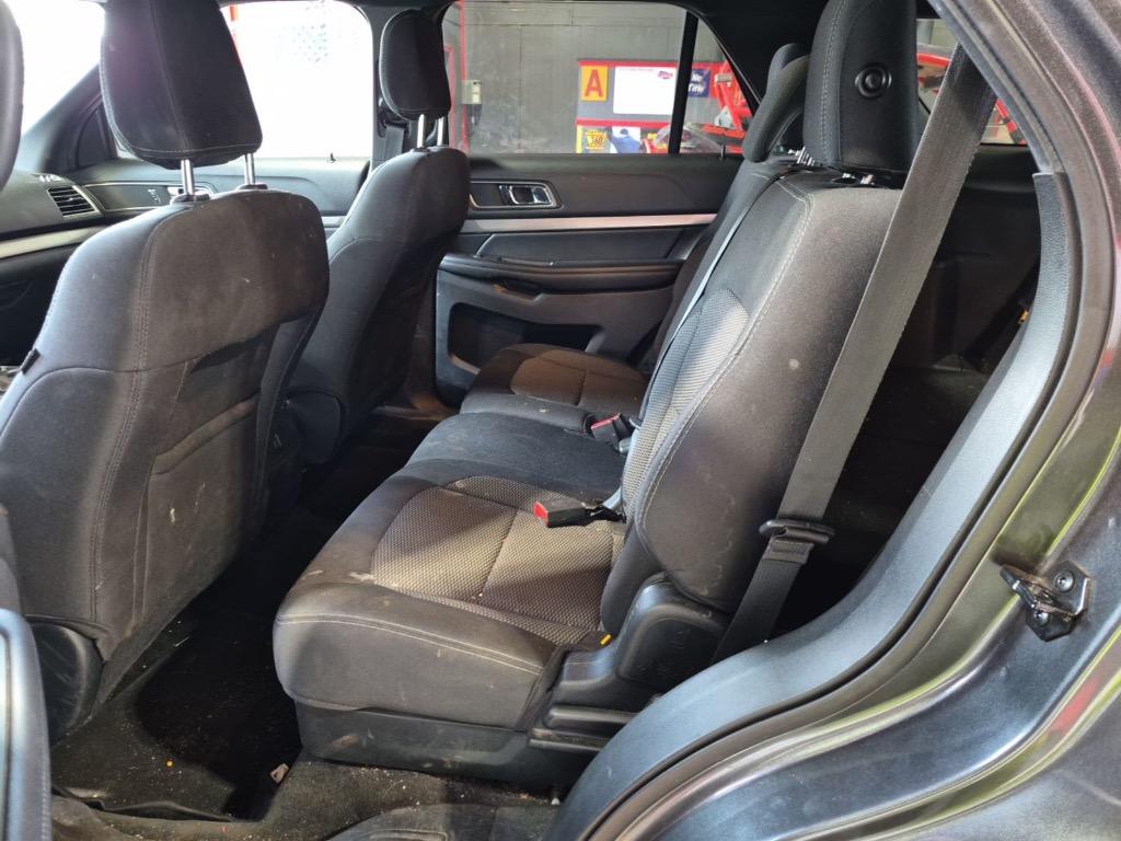 2018 Ford Explorer - $11,000