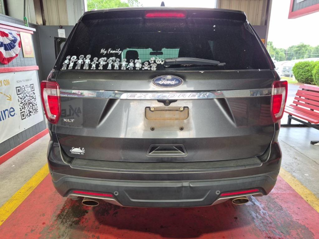 2018 Ford Explorer - $11,000