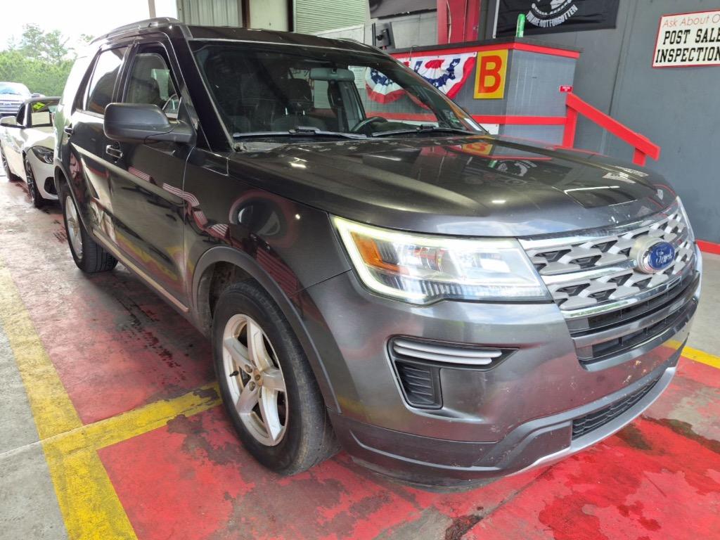 2018 Ford Explorer - $11,000