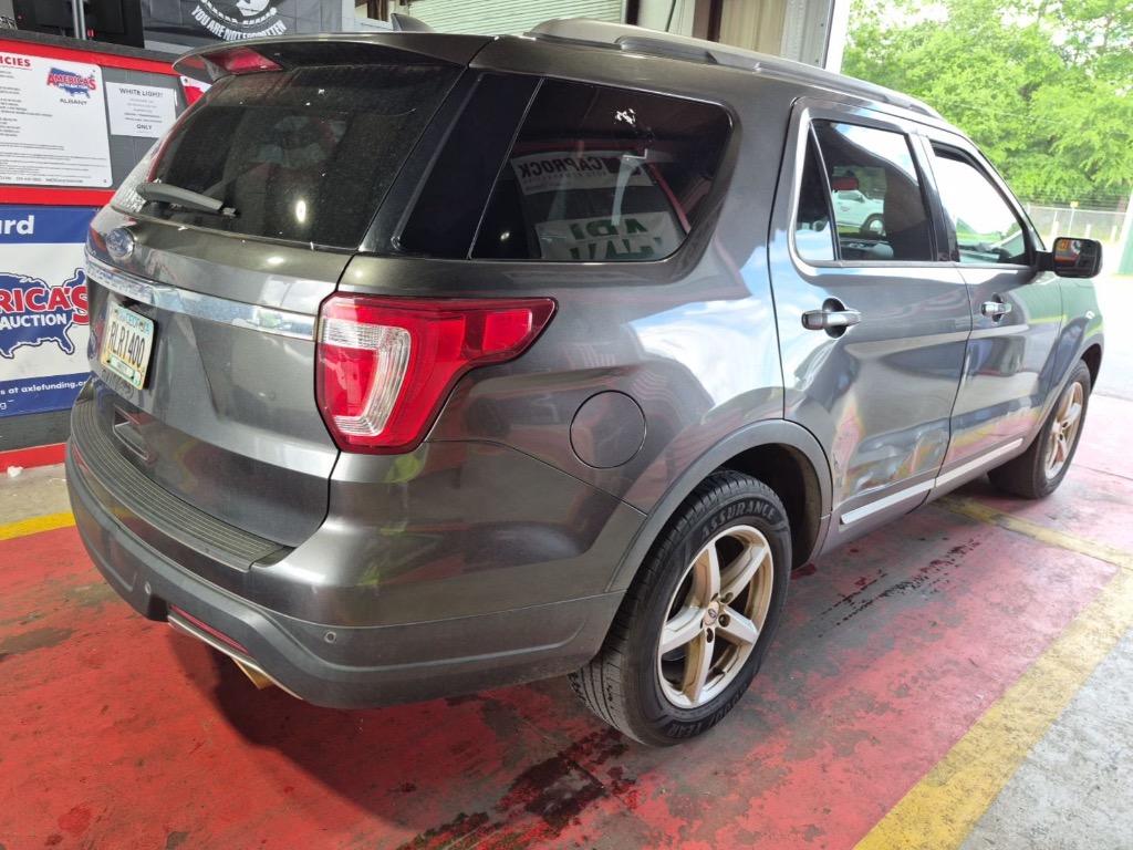 2018 Ford Explorer - $11,000