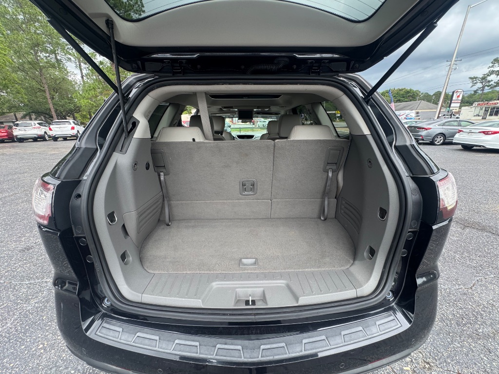 2015 Chevrolet Traverse - $10,900