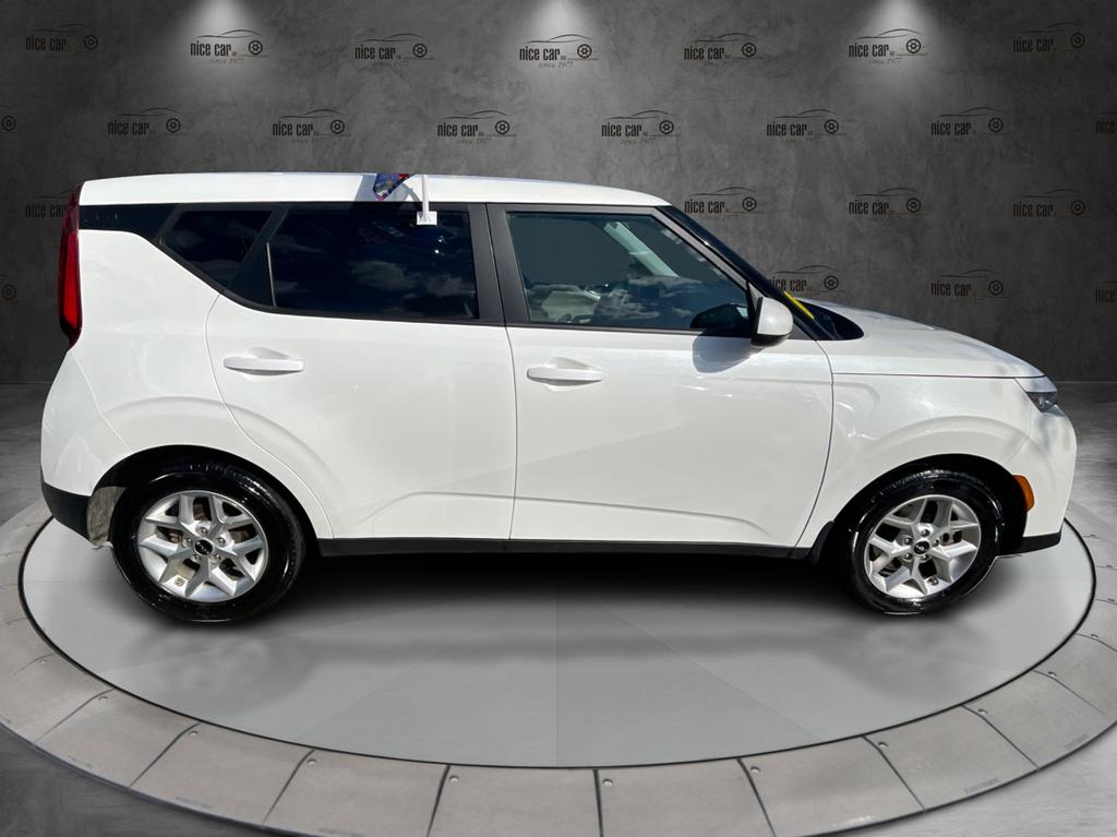 2022 Kia Soul - $15,977