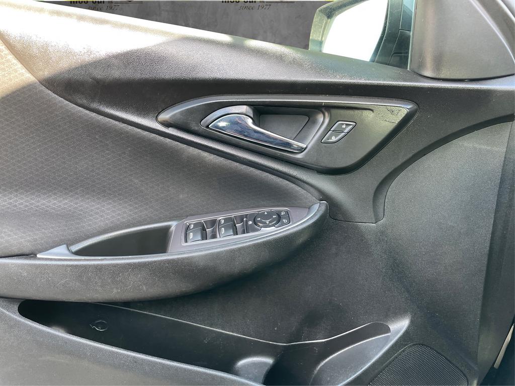 2021 Chevrolet Malibu - $15,977