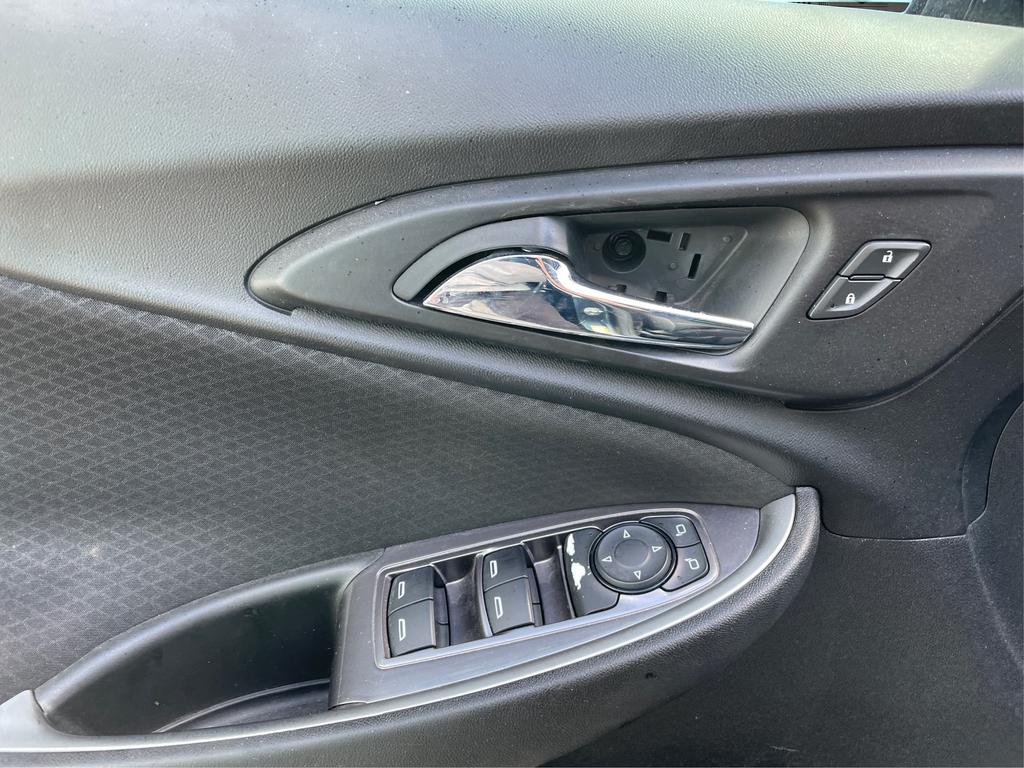 2020 Chevrolet Malibu - $13,977