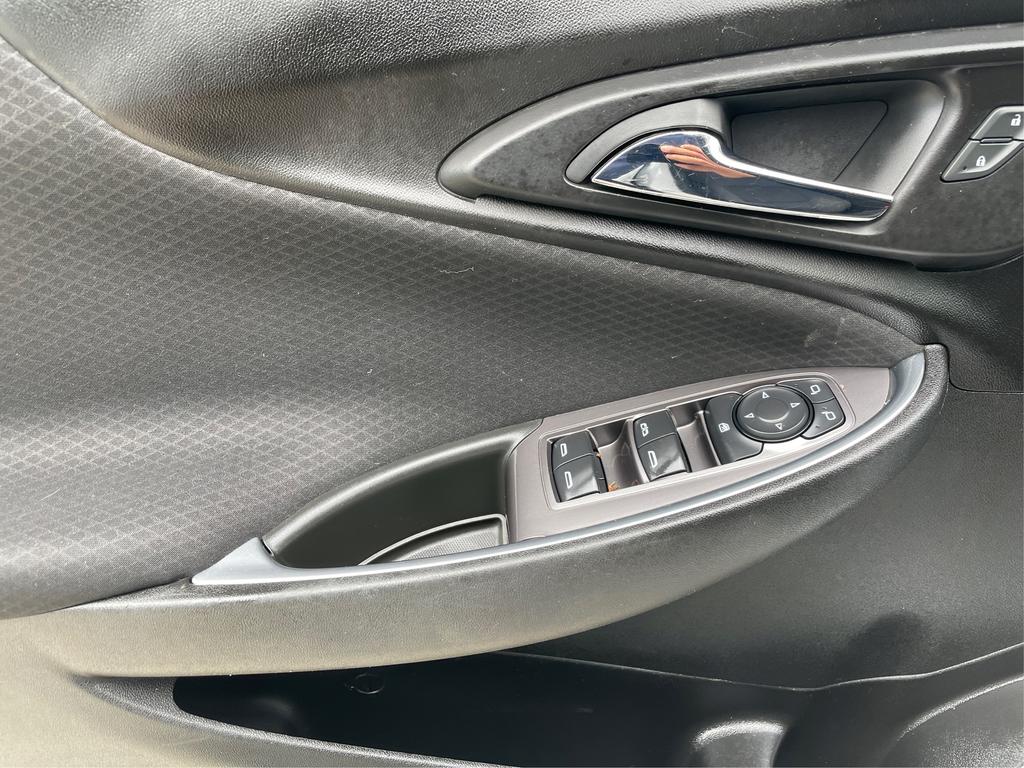 2019 Chevrolet Malibu - $11,977