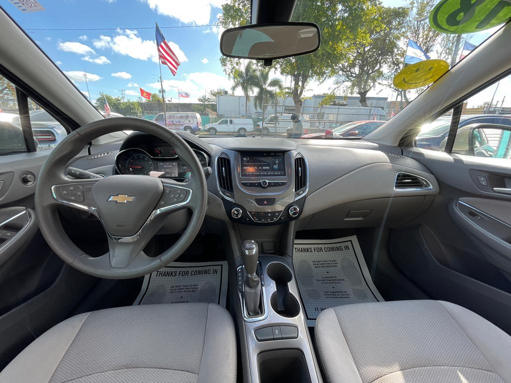 2018 Chevrolet Cruze - $11,977