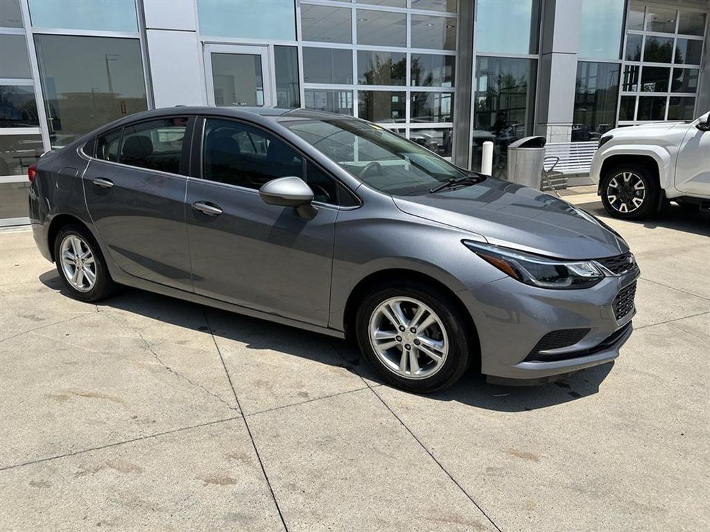2018 Chevrolet Cruze - $10,977