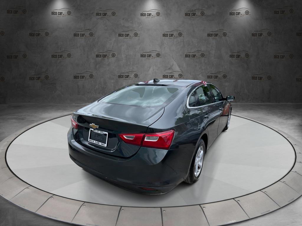2017 Chevrolet Malibu - $9,977