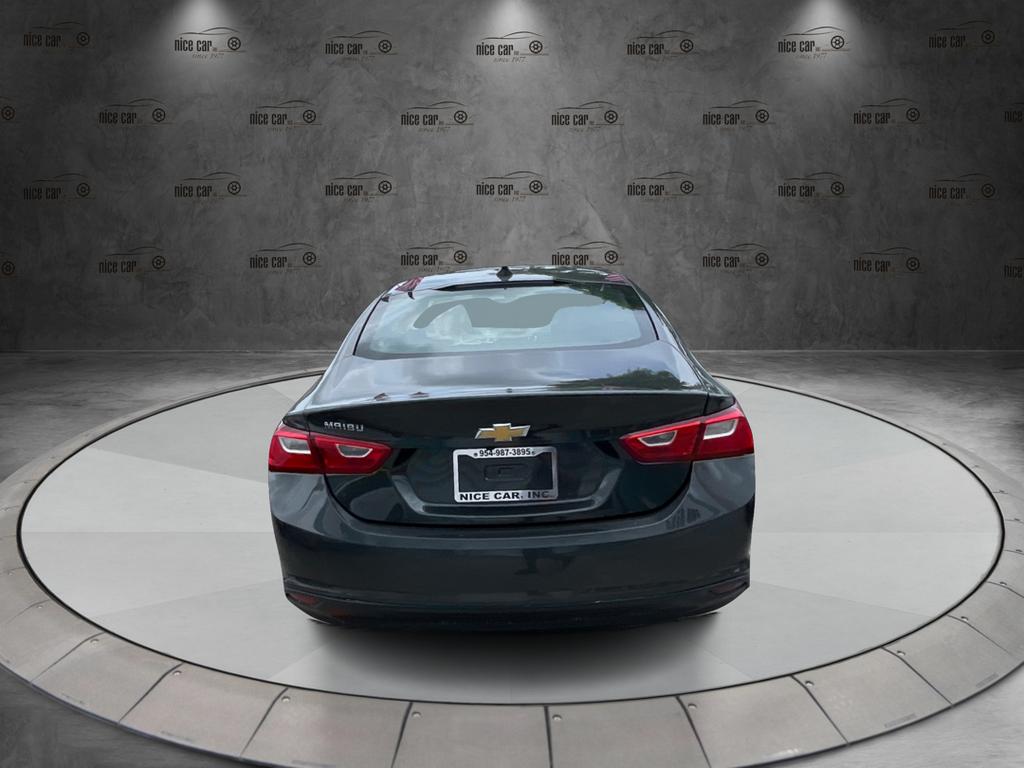 2017 Chevrolet Malibu - $9,977