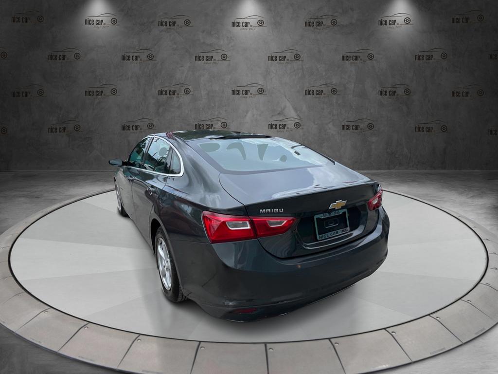 2017 Chevrolet Malibu - $9,977