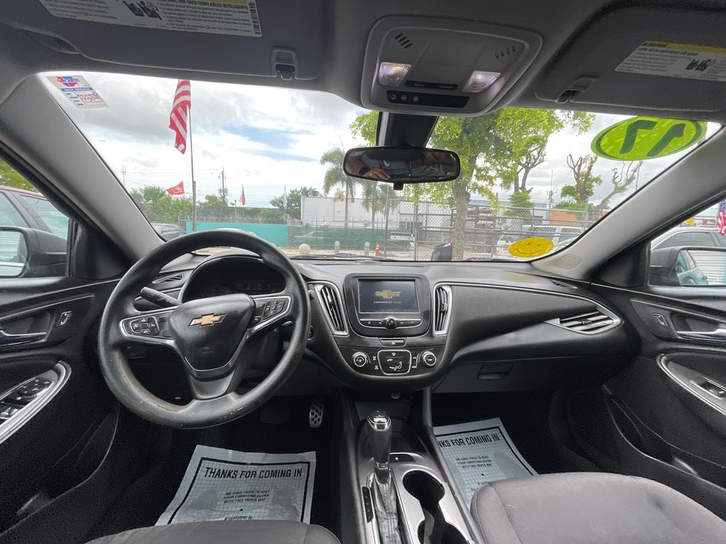 2017 Chevrolet Malibu - $9,977