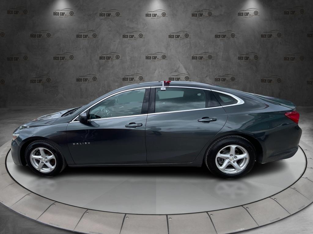 2017 Chevrolet Malibu - $9,977