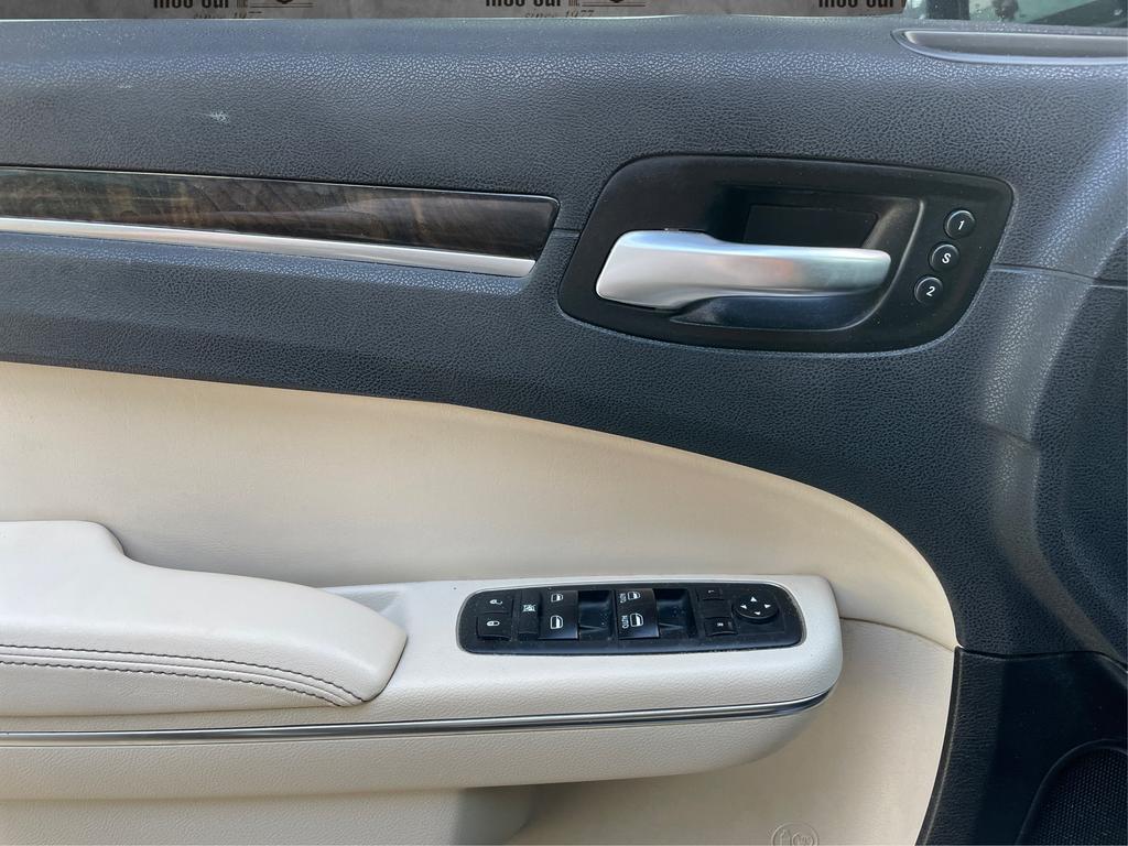 2018 Chrysler 300 - $12,977