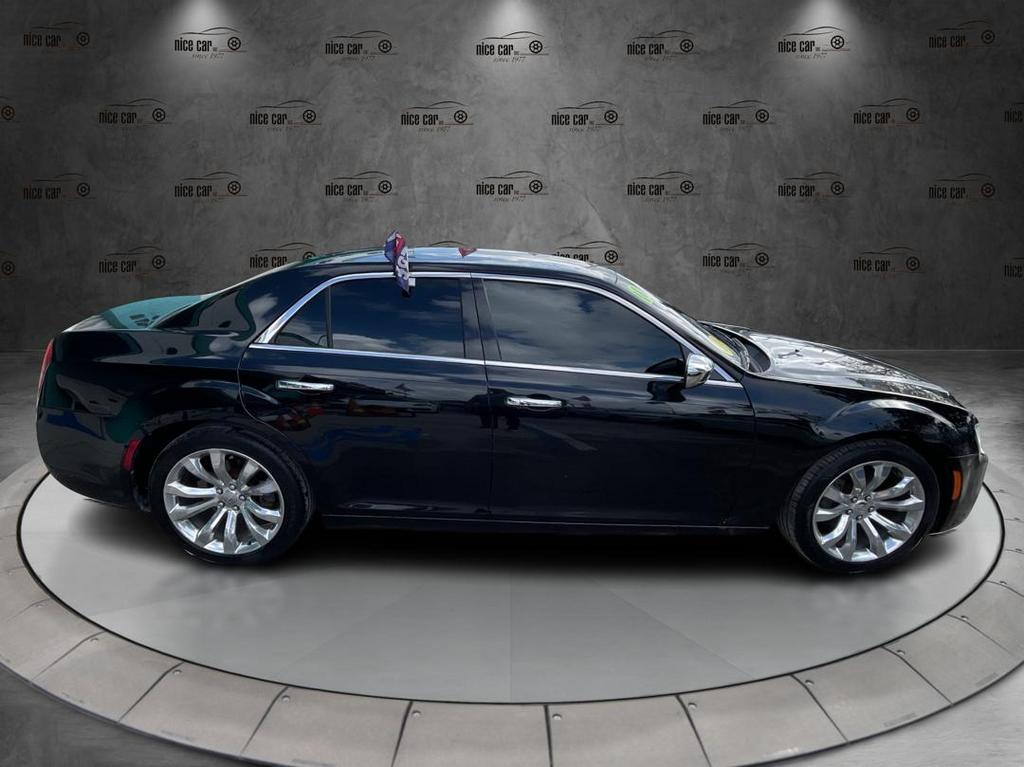 2018 Chrysler 300 - $12,977