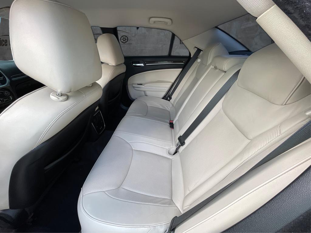 2018 Chrysler 300 - $12,977