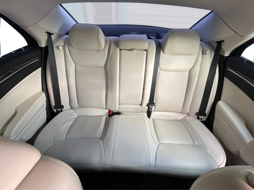 2018 Chrysler 300 - $12,977