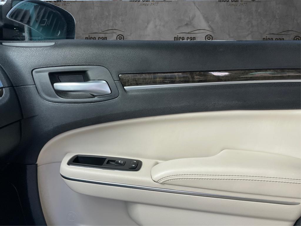 2018 Chrysler 300 - $12,977