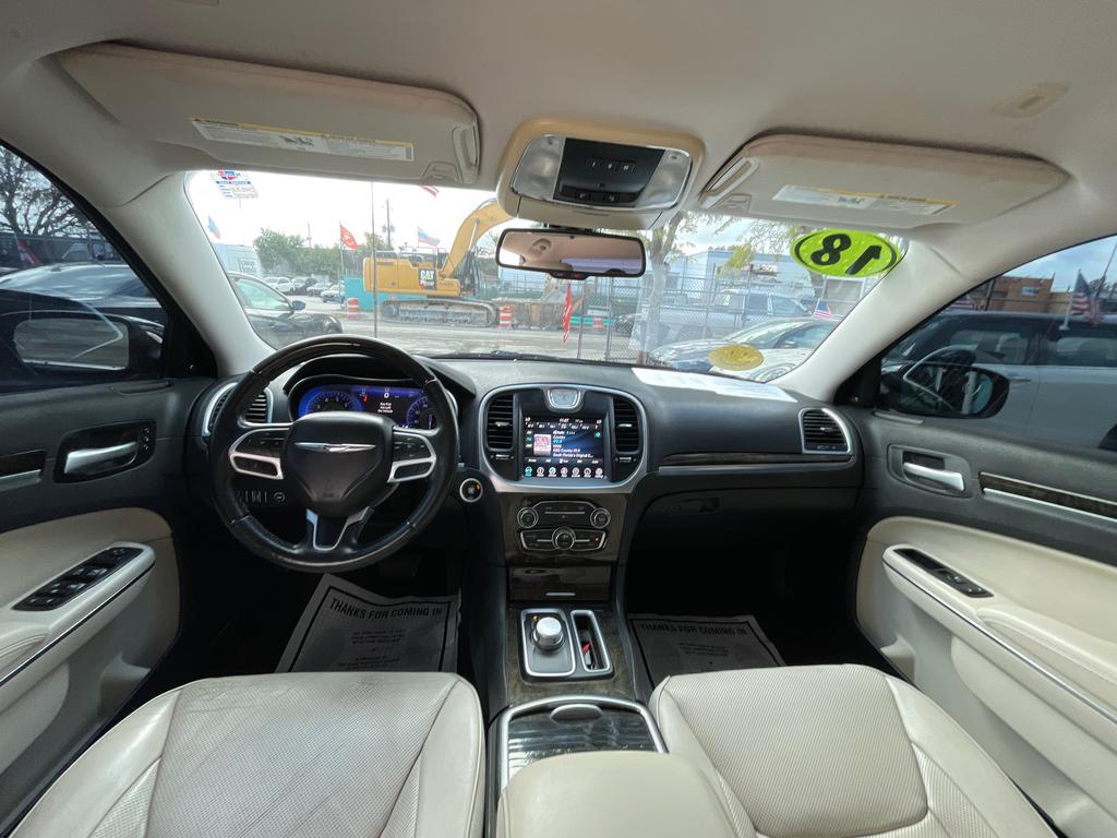 2018 Chrysler 300 - $12,977