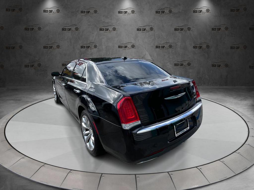 2018 Chrysler 300 - $12,977
