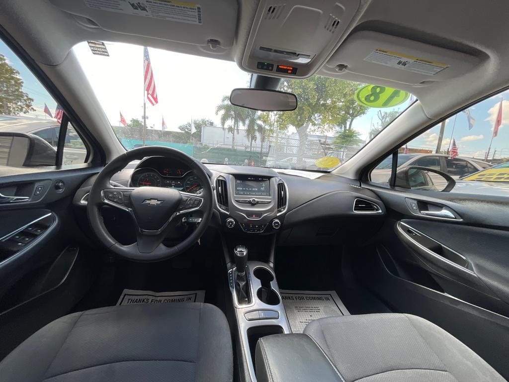 2018 Chevrolet Cruze - $11,977