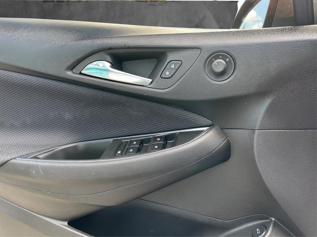 2018 Chevrolet Cruze - $11,977