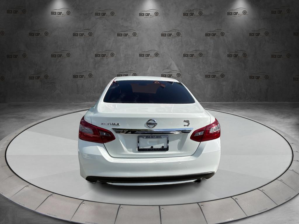 2018 Nissan Altima - $10,977