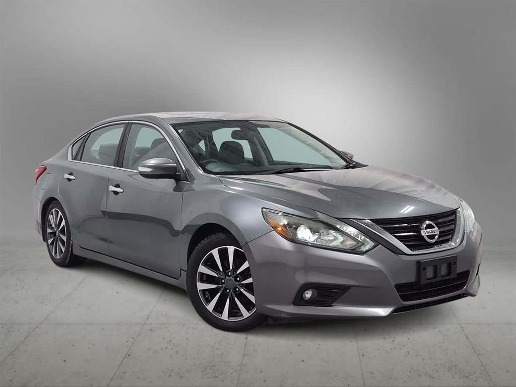 2017 Nissan Altima - $11,977