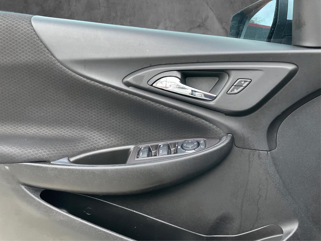 2020 Chevrolet Malibu - $10,977