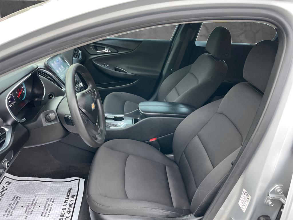 2020 Chevrolet Malibu - $10,977