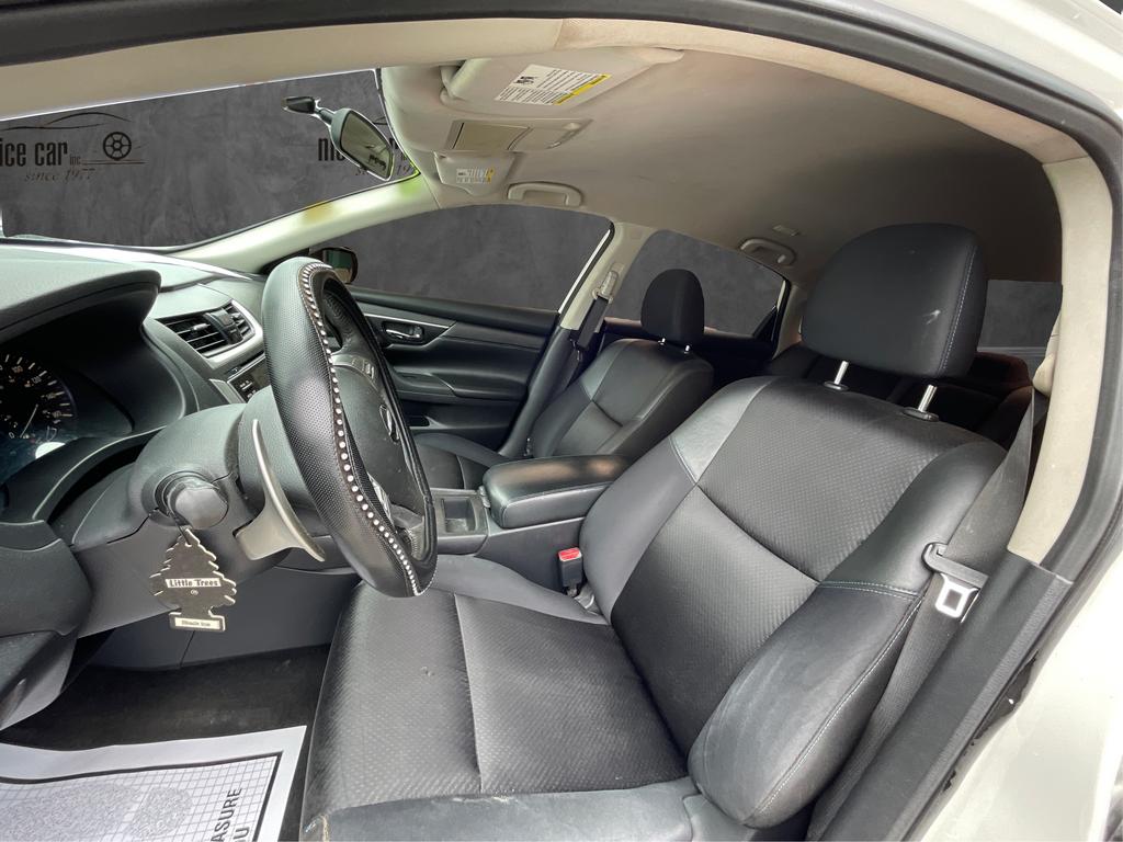 2017 Nissan Altima - $11,977