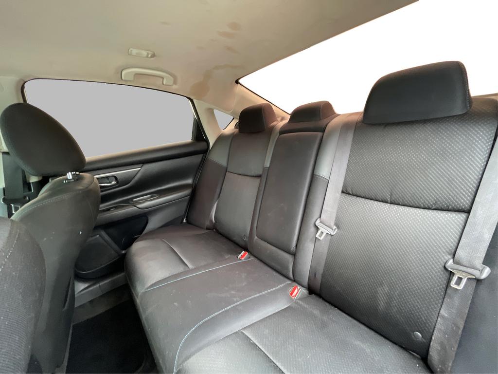 2017 Nissan Altima - $11,977