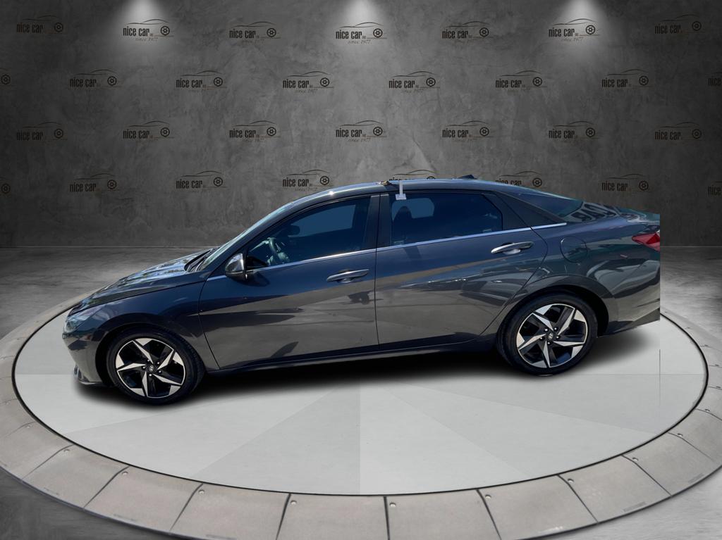 2021 Hyundai Elantra - $15,977