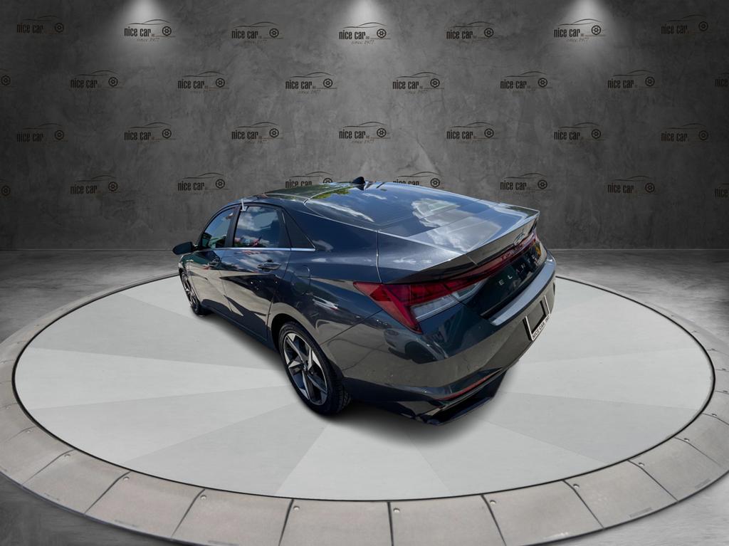 2021 Hyundai Elantra - $15,977