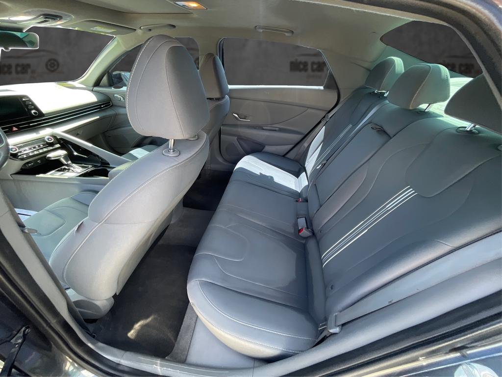 2021 Hyundai Elantra - $15,977