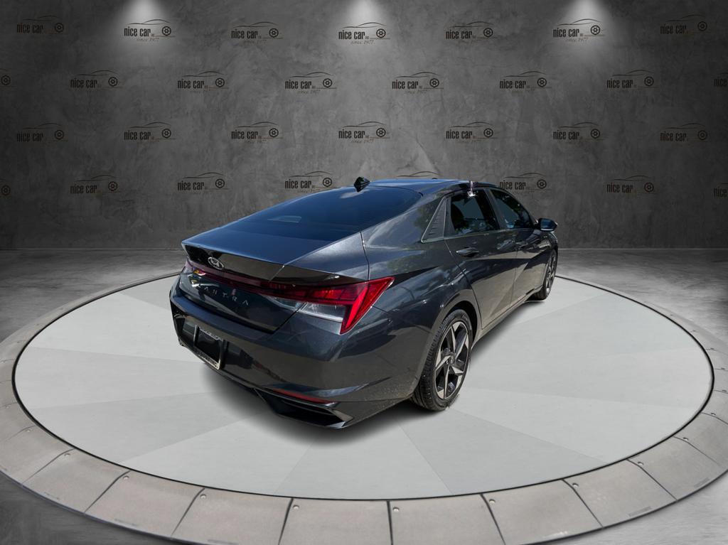 2021 Hyundai Elantra - $15,977