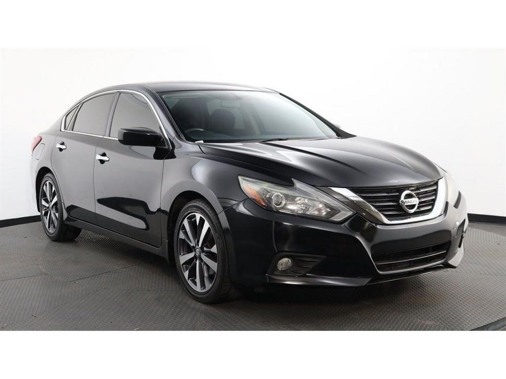 2016 Nissan Altima - $12,977
