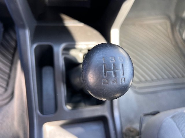 2003 Nissan Frontier XE photo