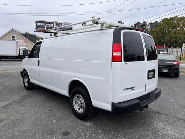 2016 Chevrolet G2500 Vans Express photo