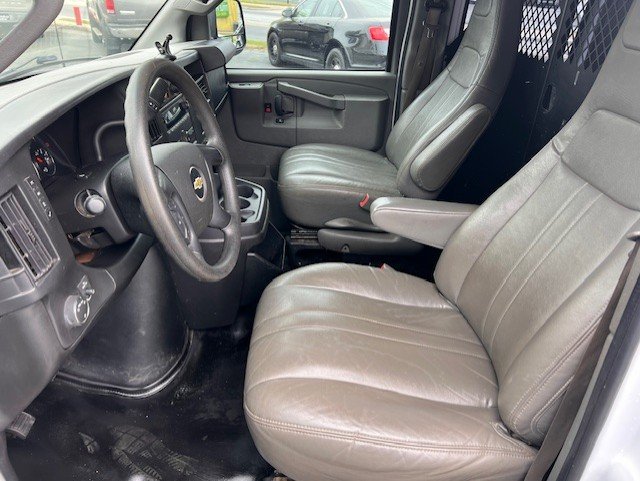 2016 Chevrolet G2500 Vans Express photo