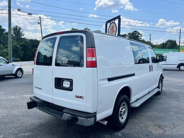 2017 GMC G2500 Vans - $9,999