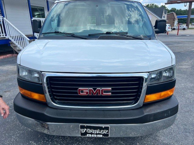 2017 GMC G2500 Vans - $9,999