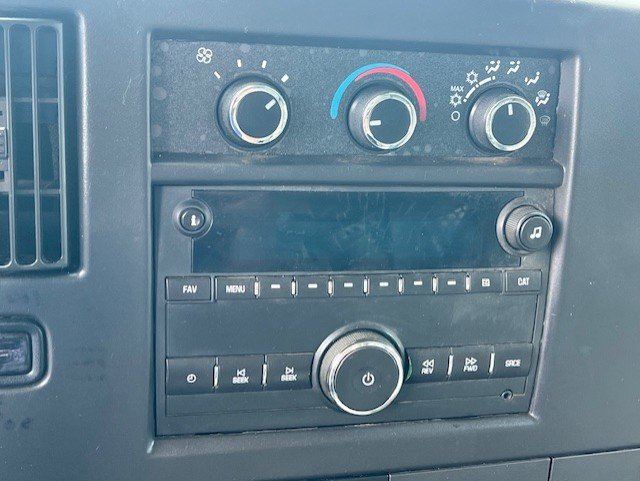 2017 GMC G2500 Vans - $9,999