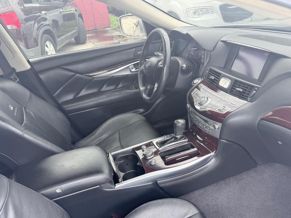 2013 INFINITI M